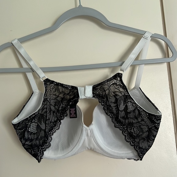 Victoria’s Secret ladies lace bra - Picture 3 of 5
